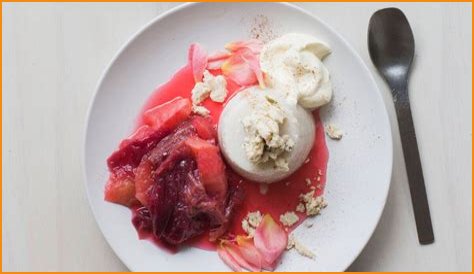 Biancomangiare and apple and rhubarb compote with pistachio halva and whipped cream